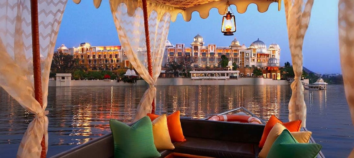 luxury-tour-banner luxury-tour-banner